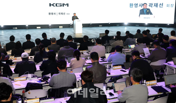 'MUSSO EV' 출시행사에서 환영사하는 곽재선 회장                                                                                                                                          