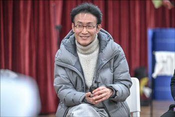 '코믹' 임도완 연출 "어수선한 시국, 연극 보며 마음껏 웃으세요"
