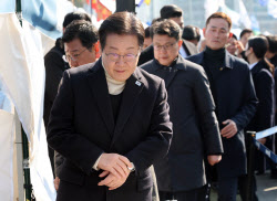 [포토]이재명 대표, '방탄복 입고 현장 최고위 참석'                                                                                                                                             