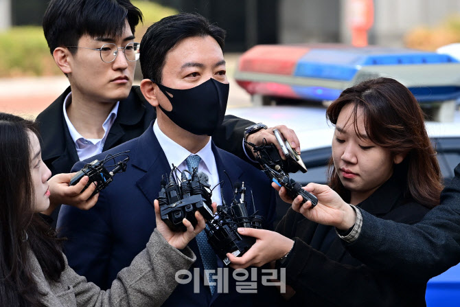 질문에 답하는 김성훈 경호처 차장                                                                                                                                                                  