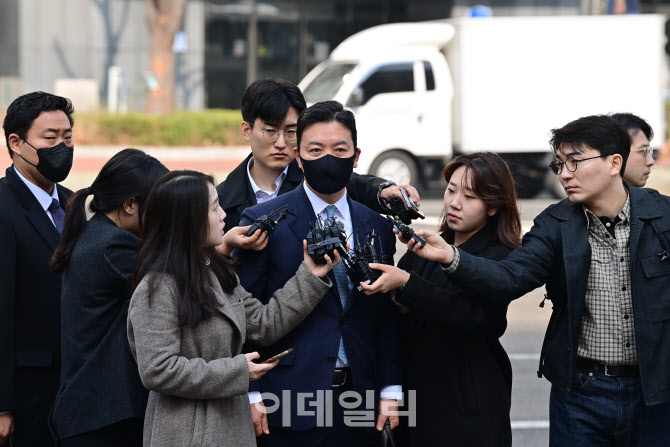 김성훈 차장, "법률에 따라 경호 업무 수행"                                                                                                                                               