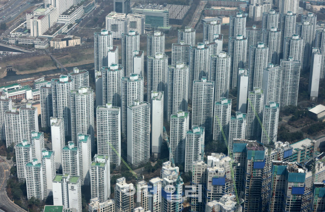 오늘부터 강남3구·용산구 토지거래시 허가 받아야                                                                                                                                                   