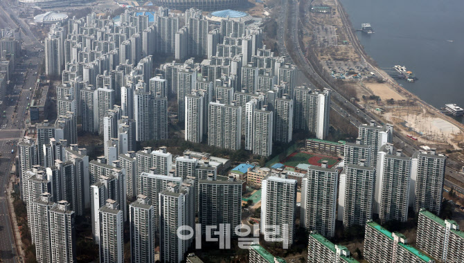 오늘부터 강남3구·용산구 토지거래시 허가 받아야 한다                                                                                                                                              