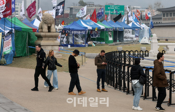 대한민국 대표 관광지 앞 불법 천막                                                                                                                                                                 