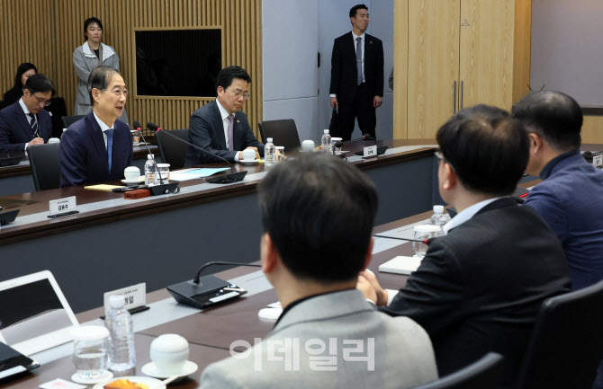 한덕수 권한대행, 반도체 산업 현장방문                                                                                                                                                             