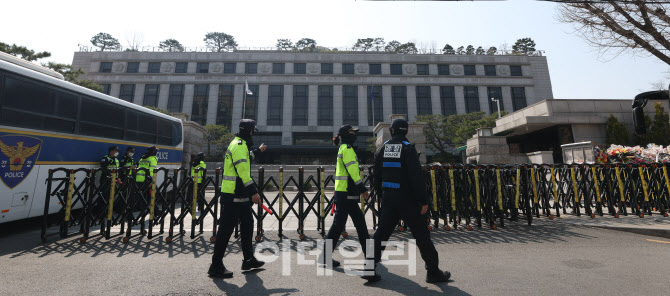 대통령 탄핵심판 선고 앞둔 헌재                                                                                                                                                                    