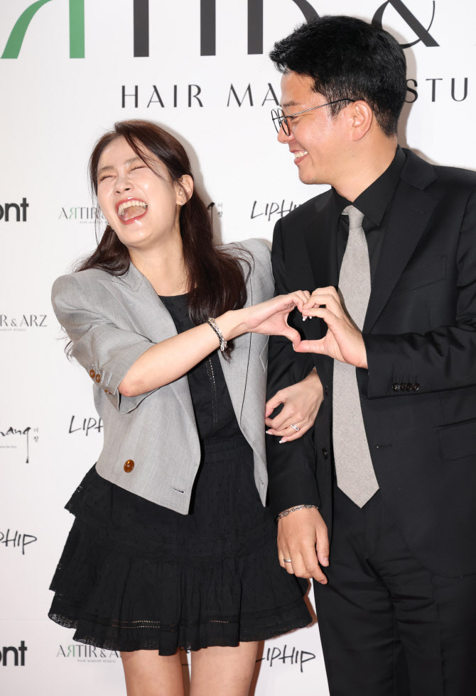 김지민, 김준호 애교에 사랑꽃 활짝                                                                                                                                                                       