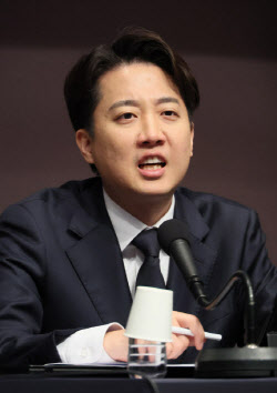 이준석 “민주 후보 교체해야…李 피선거권 상실 시간 문제”