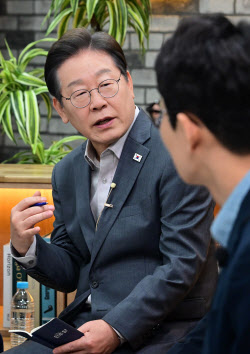 조국혁신당 &quot;명백한 사법쿠데타&quot;…대법 &apos;&apos;파기환송&apos;&apos; 반발