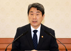 이주호 대행 “정부 각 부처, 위기관리·업무수행 매진” 당부