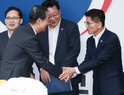 한덕수 “김문수에 연락할 것”…金 “이재명 집권 막아야”