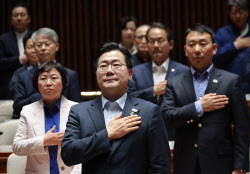 [속보]민주 “법원, 공식선거기간 이재명 공판기일 다 미뤄야&quot;