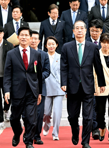 단일화 신경전…韓 