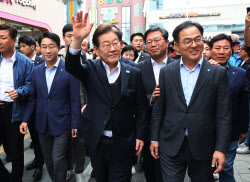 이재명, 충북·충남·전북 경청 행보… 청년 만나 민심 청취