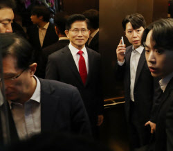 [포토] 기자회견 마친 김문수 후보                                                                                                                                                                        