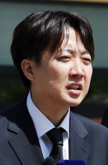 이준석 “김문수, 국힘 상대 가처분 100% 이겨…쌍권 지도력 한계”