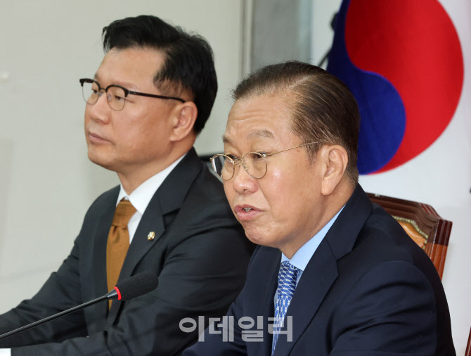 권영세 국민의힘 비대위원장, "金 '내주 단일화' 주장 불가능…대선승리 위해 필...                                                                                                     
