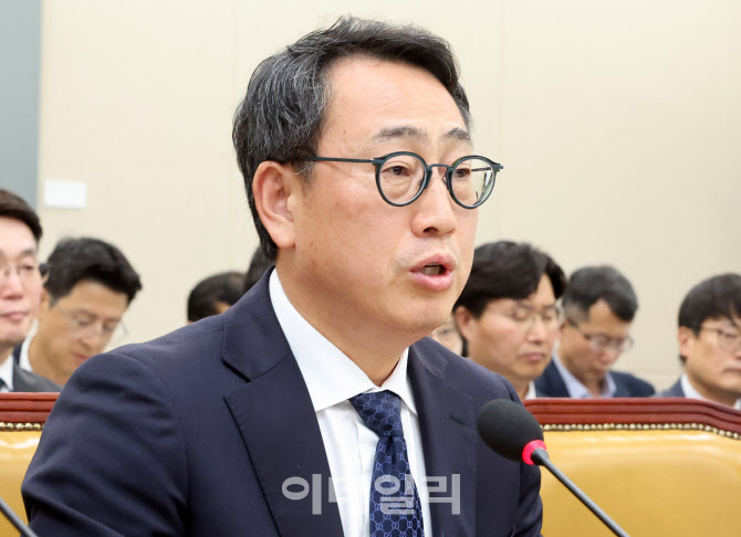 SK텔레콤 해킹 관련 청문회 참석한 유영상 SKT 대표                                                                                                                                                  
