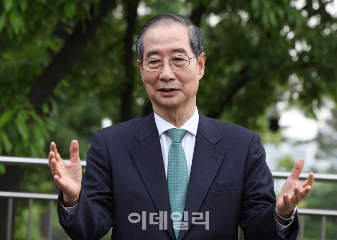 회동 마치고 질의에 답하는 한덕수                                                                                                                                                                  