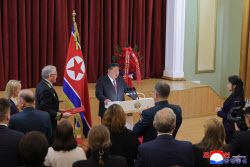 北 김정은, 러시아 전승절에 직접 대사관行…방러 시점은
