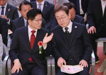 이재명·김문수, 수조원 ‘선심’ 공약만…세수대책은 없었다
