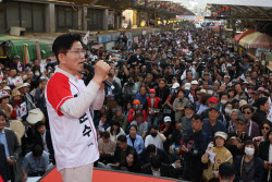 계엄 사과한 김문수에, 민주당 &quot;제대로 사죄하고 尹 출당시켜야&quot;
