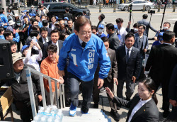 “재맹이가 남이가”…李, 박정희 고향 구미 찾아 지지 호소