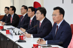 권성동 “민주, 李 흠집냈다고 대법관 엽기 인격살인…李 합법죄 만들라”