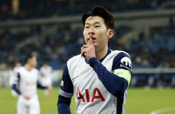 `손흥민 임신 공갈` 일당 체포…손 측 