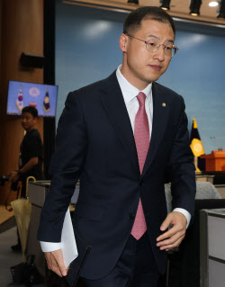 [포토]김상욱, '이재명 공개 지지 선언'                                                                                                                                                         