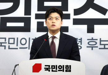김용태 국민의힘 비대위원장 취임 첫 행보 ‘尹 결별’(종합)