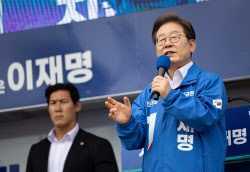 이재명, 5·18 하루 앞두고 나주·광주 방문