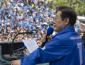 광주 찾은 이재명 