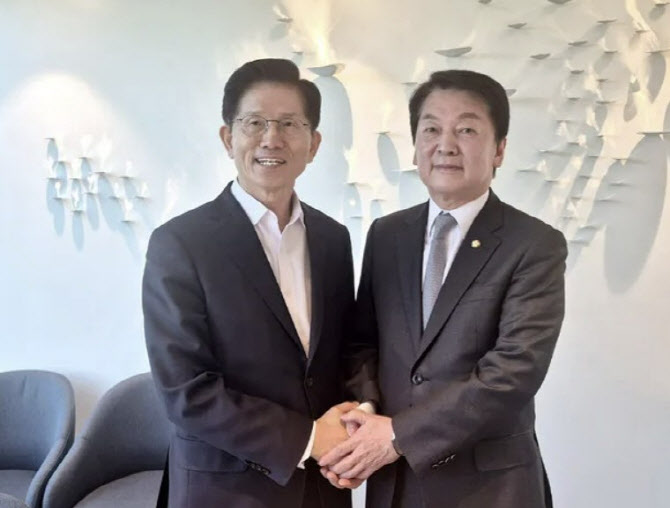 안철수 “5·18 정신 출발점은 대통령 권력 분산 개헌”