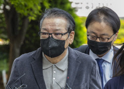 `건진·尹 부부 커넥션` 수사 속도내는 檢…`샤넬백` 행방 추궁