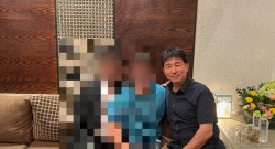 민주당이 ‘현직 판사 룸살롱 접대 증거'라며 공개한 사진 3장