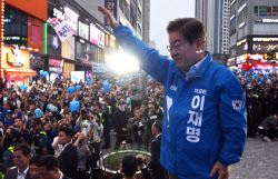민주 ‘호텔경제학’ 논쟁에 “말꼬리로 시비…대안 가지고 토론해야”