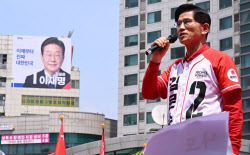 김문수, TK서 이재명과 초접전…보수 결집은 ‘삐걱’