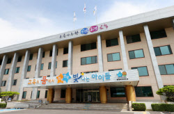 “학생들은 대피”…청주 한 초교서 외부인 숨진 채 발견