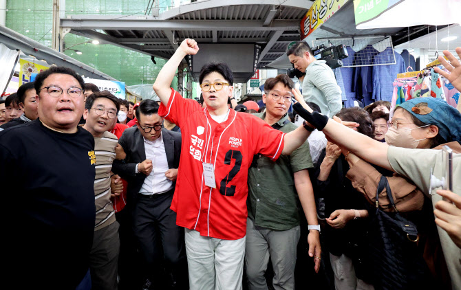 "이재명 캠프 갔다가 분위기 나쁘니"...한동훈, '김대남 철회' 비난