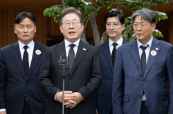 이재명 “노무현은 정치검찰 탄압 희생자…지금도 나아진 거 없어”