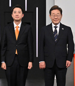 이재명 &quot;이준석, 내란세력과 단일화&quot; 이준석 &quot;이재명 환란세력 뻥공약&quot;