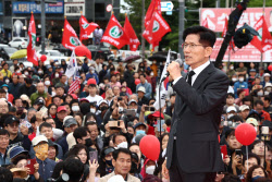구미서 울먹인 김문수 “박근혜 전 대통령 명예 회복돼야”