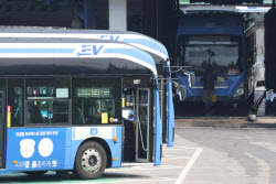 서울 시내버스 노조, 파업 미뤄…버스 정상운행(종합)