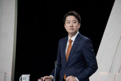 이준석 &apos;&apos;젓가락&apos;&apos; 발언에…여성단체 &quot;여성 폭력 표현 재확산, 사퇴하라&quot...