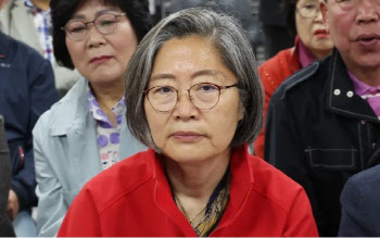 “이재명 아들 ‘군대 면제’”…가짜뉴스 올린 이수정, 10분만에 “죄송”