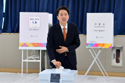 이준석, 동탄서 사전투표…“대한민국 젊게 바꾸는 선택 해달라”
