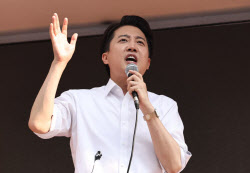 외신 “이준석, 한국 안티 페미니스트 얼굴” 토론 발언 조명