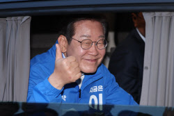 이재명, ‘가덕도 신공항’ 추진 약속…“사업자부터 다시 찾을 것”
