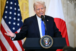 트럼프 “일본제철, US스틸에 투자한 것…통제권은 미국에”